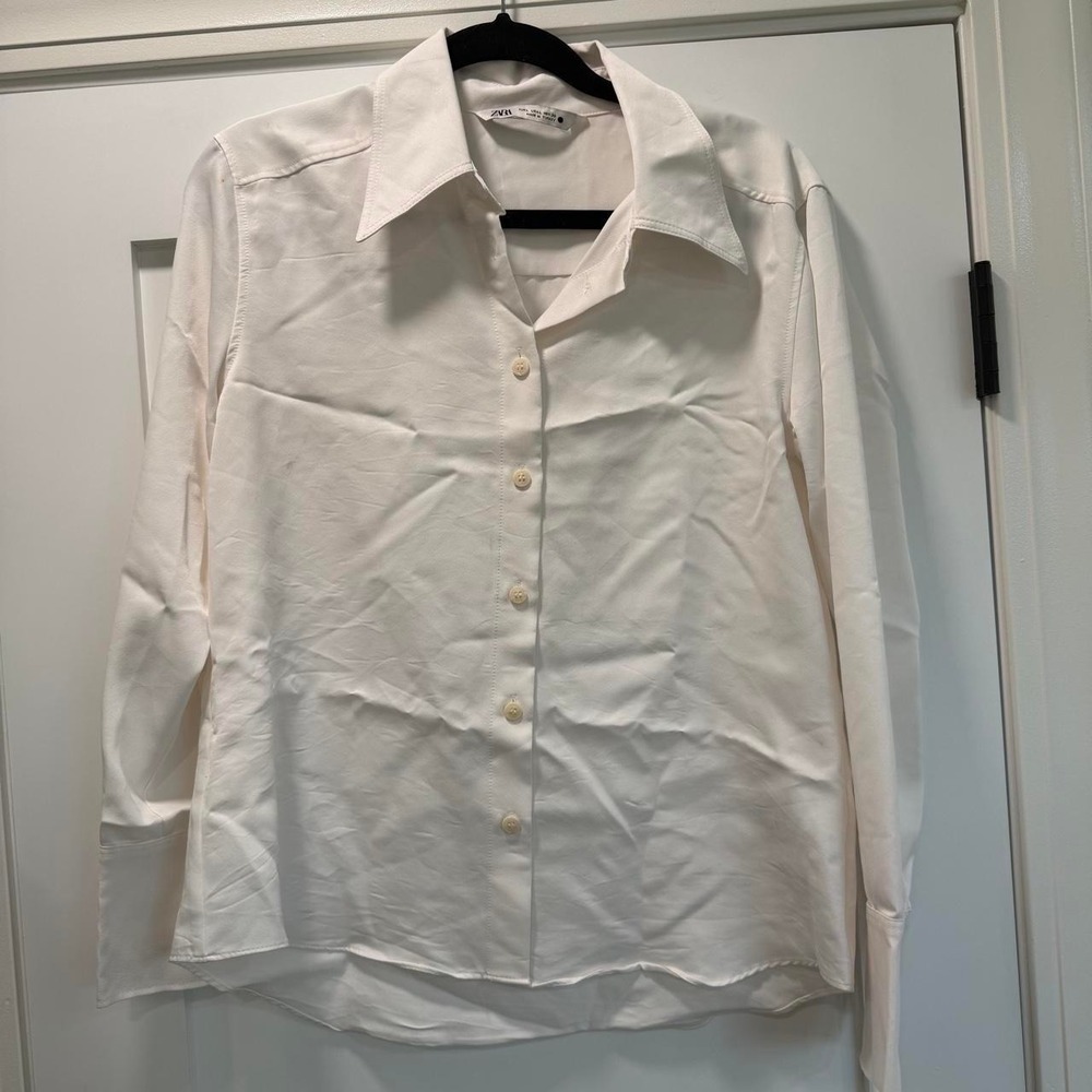 Zara White Button-Up - L (Satin-like)
